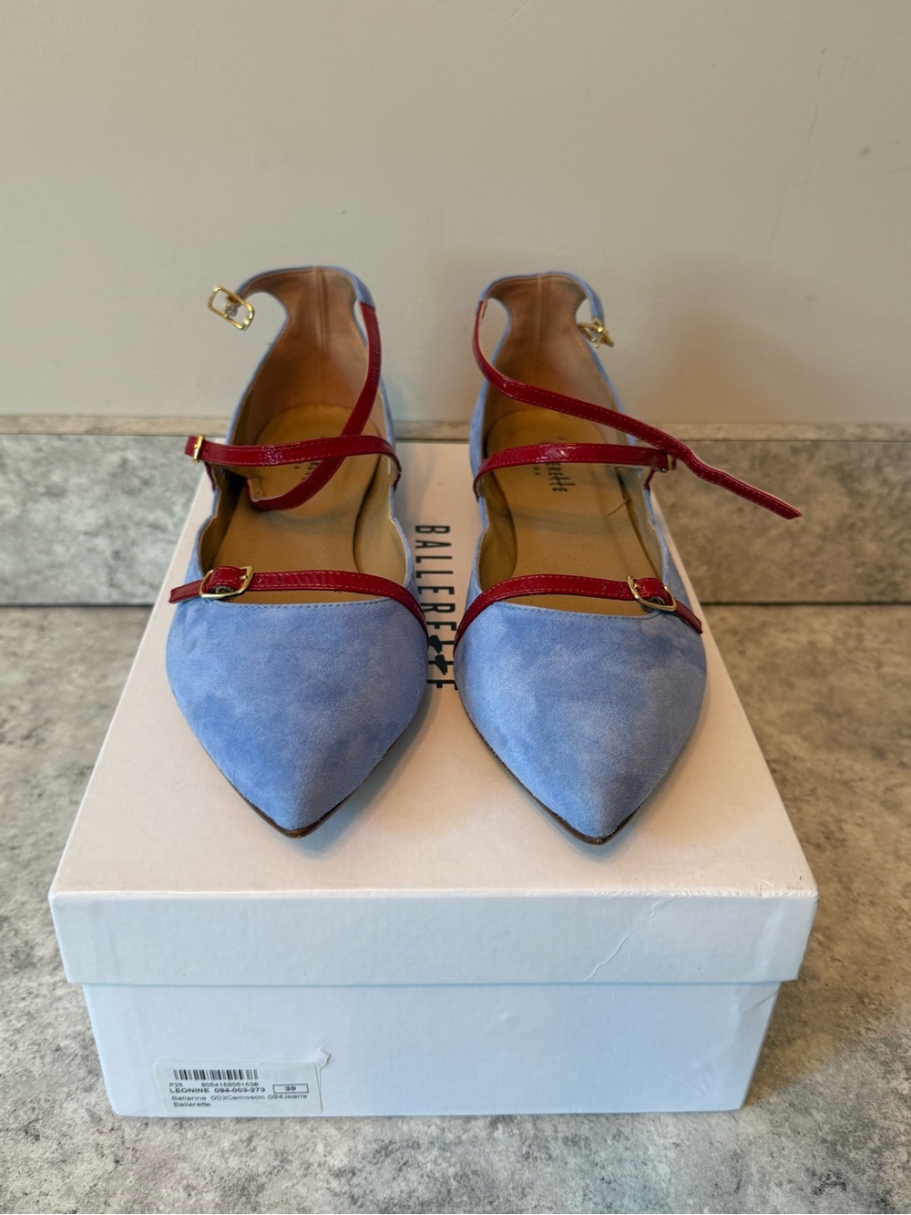 Ballerette Blue Suede Pointed Flats with Red Straps - Picture 3 of 9